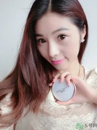 age20s粉底好还是赫拉气垫好?