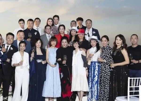 向佐郭碧婷婚礼发生失窃案是怎么回事?