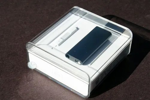 iPod shuffle 3实机对比图和拆解图曝光