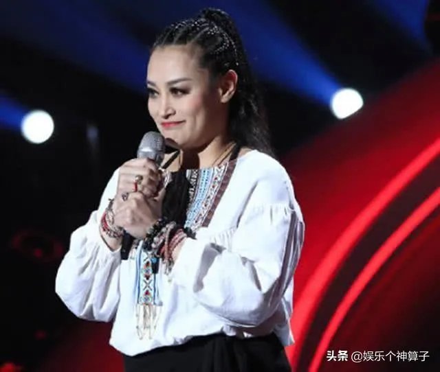 如何看待《中国好声音》金曲奖歌手纪晓君，无导师转身惨遭淘汰？