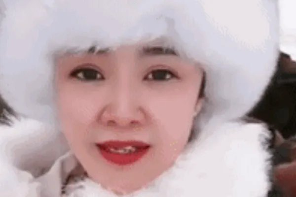 女副县长策马为当地旅游代言走红，该名女县长是谁？她在当地的口碑如何？