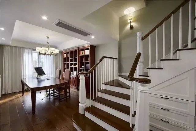 楼梯下的空间,难道就我觉得浪费吗?复式房必看!