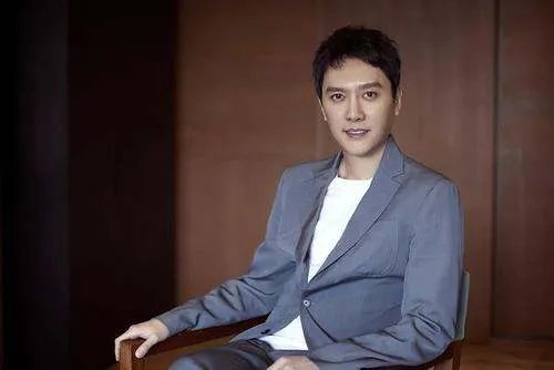 冯绍峰被爆出官宣新欢，赵丽颖听说脸色难看，这会是他们离婚的真实原因吗？