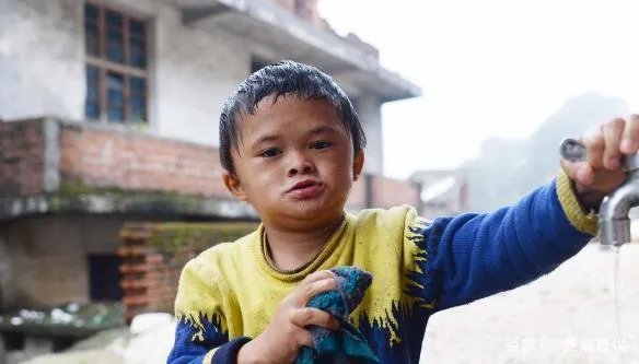 因长相酷似马云而走红的3个人,如今马云退休,他们过得怎么样?