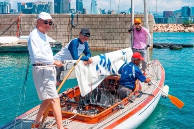 如何看待“梁朝伟获得帆船比赛亚军”这件事？