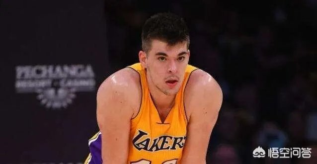 湖人胜太阳，祖巴茨正负值+18、砍下24分16篮板均为全场最高，你怎么评价？