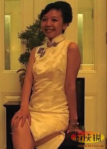 中国好声音“师太”王韵壹 美艳长发旧照曝光