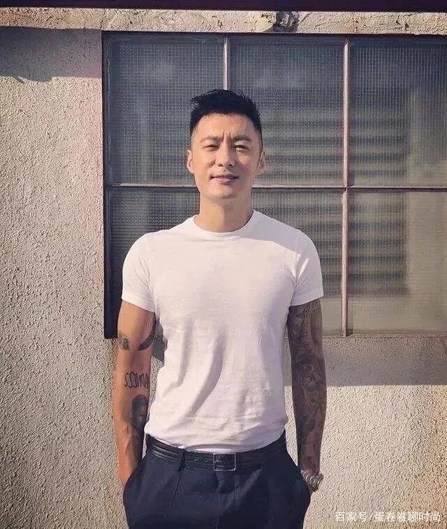 余文乐老婆晒孕照，距生产7周时肚子却仍平坦，女儿早产仅1斤重吗？