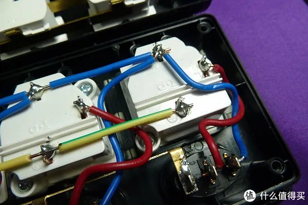 精益求精 突破自我——评测突破保镖系列六位插座