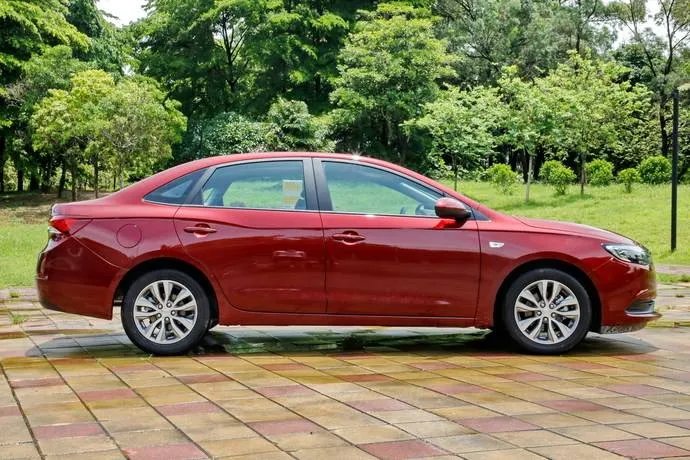 萨博9-3是什么级别的车(萨博9-5是什么级别的车)