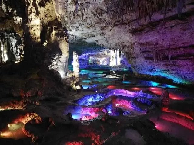 地下喀斯特地貌的溶洞有什么