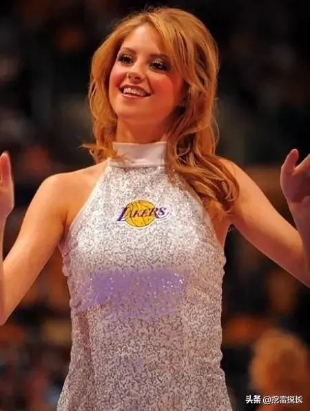 老公在外打工，婆婆管自己很严，外出超两小时都不行，要不要离婚？