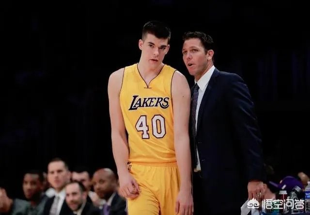 湖人胜太阳，祖巴茨正负值+18、砍下24分16篮板均为全场最高，你怎么评价？