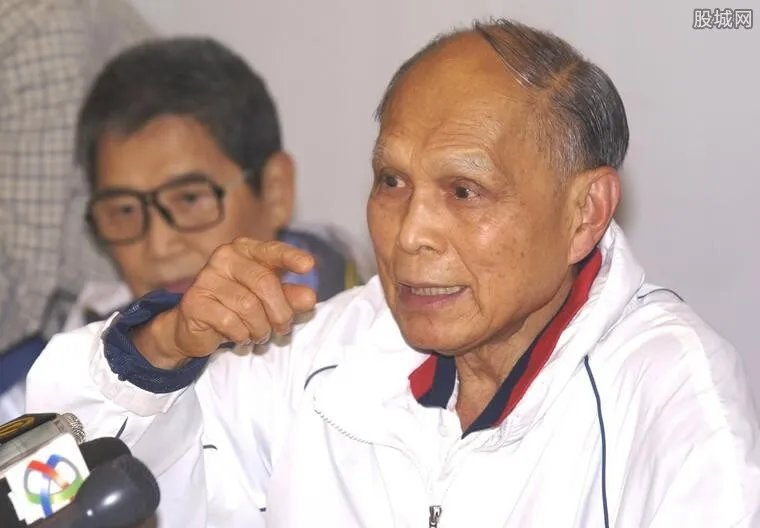 为什么黑帮不惹香港霍家 霍启刚家族在香港地位很高