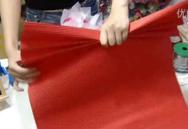 如何包装玫瑰花(图解)?