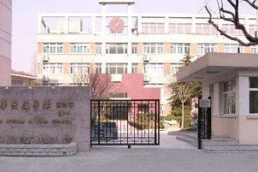 成都市38中高中好还是成大附中高中好？