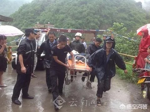 云南盐津发生交通事故，造成5人遇难8人受伤，几吨鱼从天而降是怎么回事？