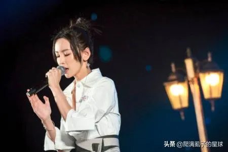 疯狂猜歌2个字歌名歌手_两个字歌名答案？