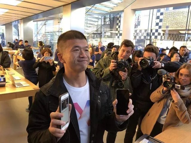 iPhone X上市会遇冷吗?