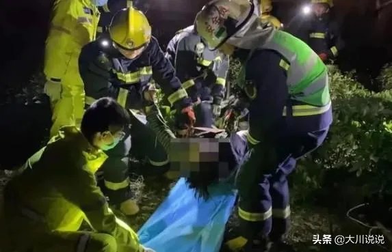 浙江女子喊老公下污水井救宠物狗致其身亡，年仅30岁，怎么看？