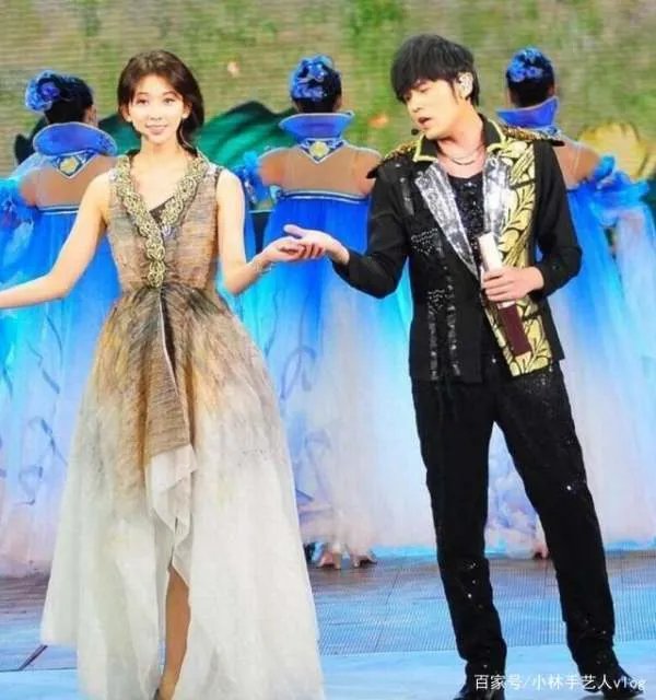 春节联欢晚会为什么要假唱