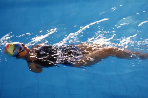 如何评价隐形的翅膀?剧情怎么样?