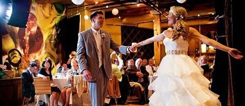 婚礼对唱歌曲大全2017  适合新郎新娘对唱的歌有哪些