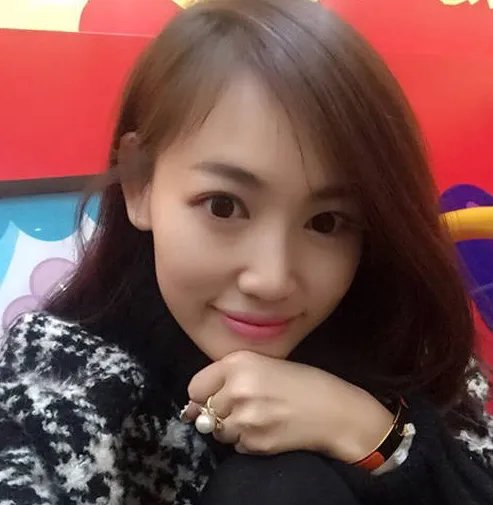 马蓉首谈王宝强母亲去世：确实不知情，带女儿下飞机才知道，此事你怎么看