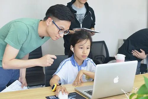 中国10岁以下网民占比3.5%,对此你怎么看?