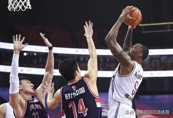 孙悦轮休，北控4分险胜广州，福格准四双，如何评价？