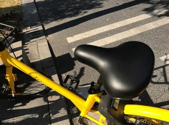 骑共享单车为何被烫伤？