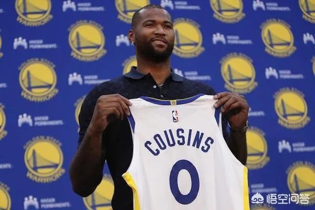 勇士与尼克斯的比赛中，考辛斯因不满裁判判罚连吃两个技犯被罚出场，你怎么看？