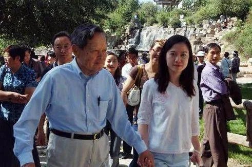 杨振宁遗产辟谣