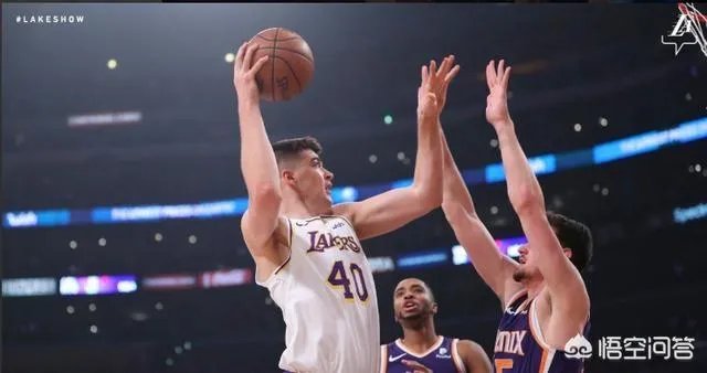 湖人胜太阳，祖巴茨正负值+18、砍下24分16篮板均为全场最高，你怎么评价？