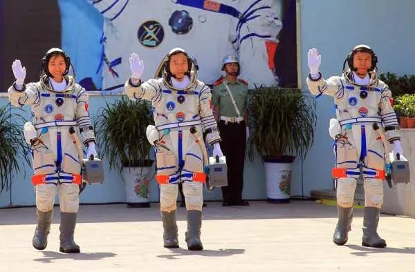 我国新选拔18名预备航天员他们所负责的工作内容是什么？