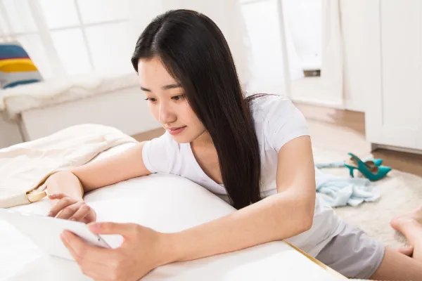 郎朗接受采访称不敢让老婆再拿行李,舆论会毁了一个人吗?