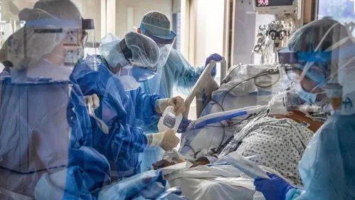 迷惑行为!女子担心感染新冠在高速超速狂飙,该如何正确避免感染病毒?