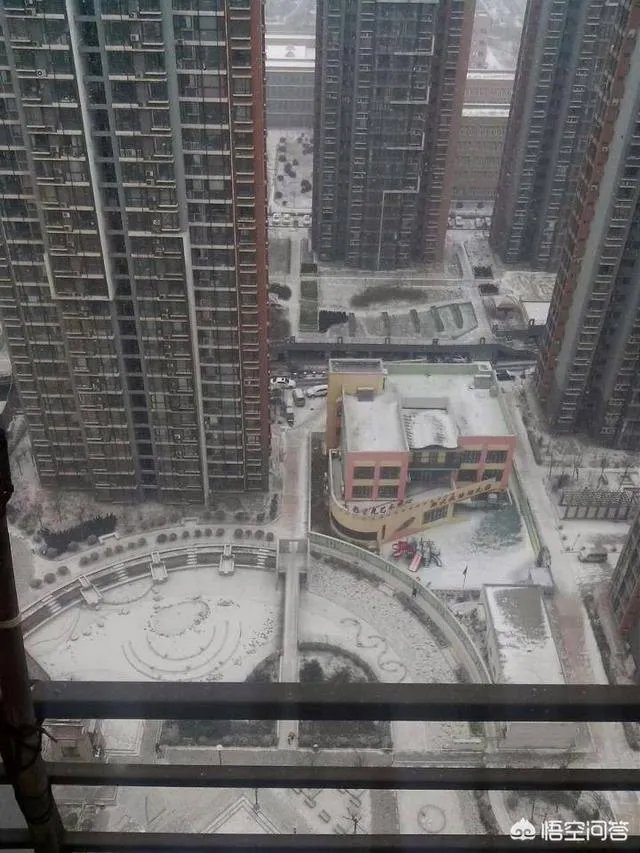 新房每个房间的窗户紧闭,只开一个阳台的门,甲醛能出去吗?怎么样除甲醛比较好?