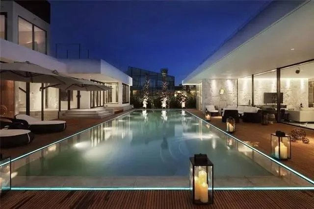 只有极简风才能hold住的豪品别墅,既美又有品!