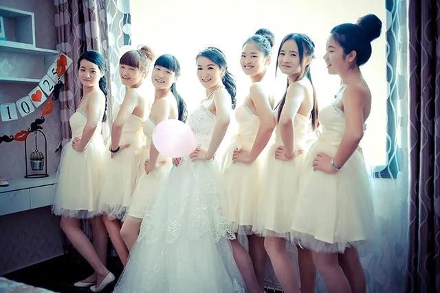 伴娘为什么不能找结婚的呢 伴郎为什么必须是单身