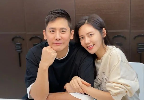 于晓光秋瓷炫晒新年合照,粉丝留言却让人太扫兴,发生了什么事?