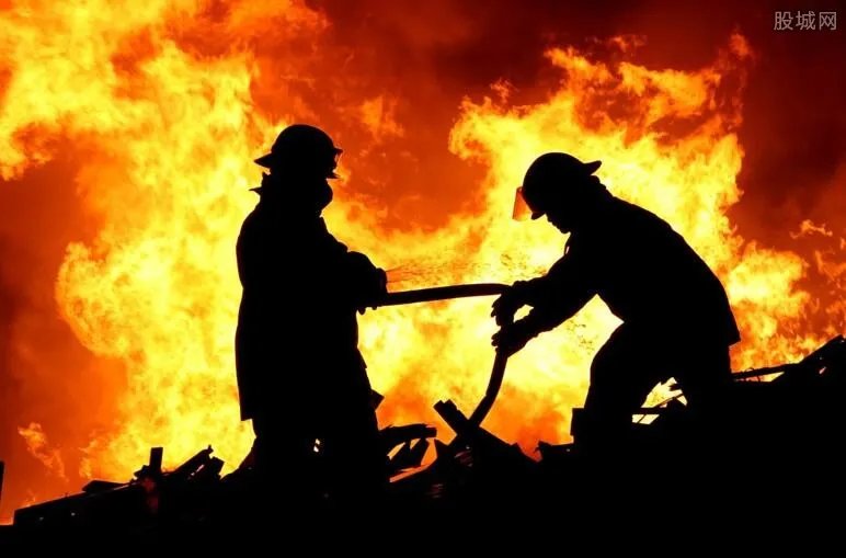 日本福岛一化工厂发生爆炸 引居民担心有害物质