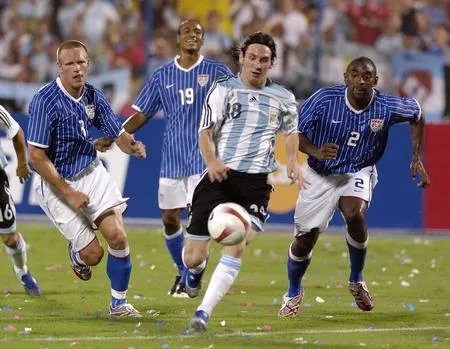 美洲杯足球赛每几年举行一次？