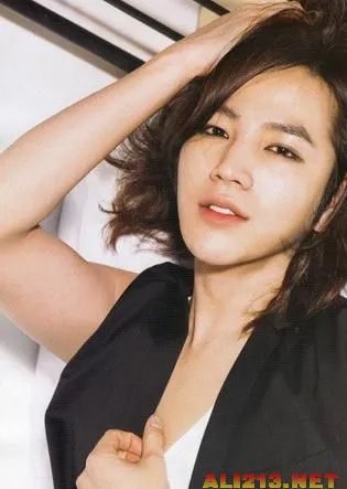 丹东男孩因美貌走红韩国 细数韩国妖艳的美男