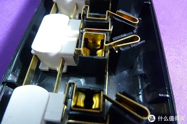 精益求精 突破自我——评测突破保镖系列六位插座