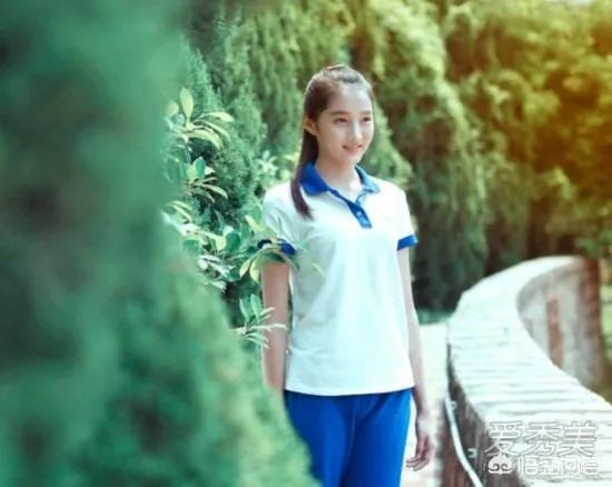 哪个女明星穿校服最好看？