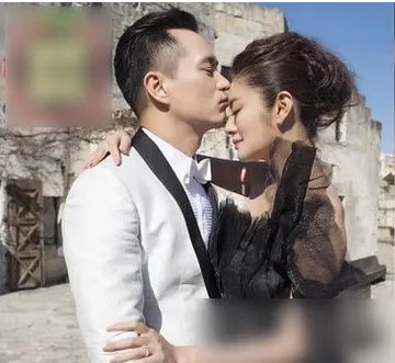 曝安以轩电子喜帖是怎么回事？