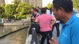 如何看待江苏南通惊现一对年轻男女相拥沉尸河塘这件事?