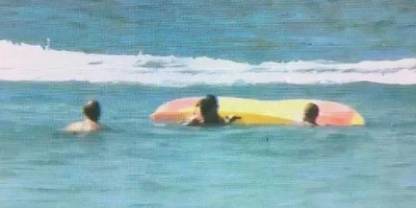 葡萄牙总统采访中跳海救人 葡萄牙总统跳海救人