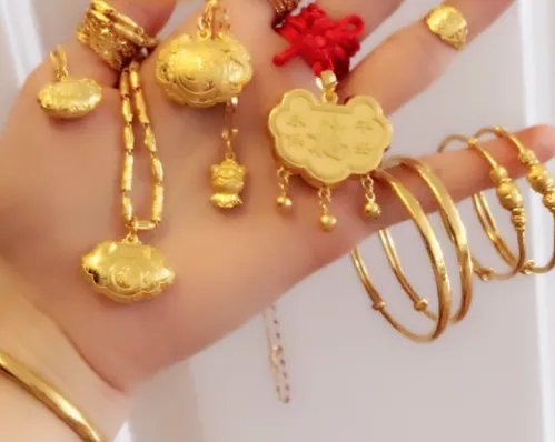 吃满月酒送什么礼物好 送满月宝宝礼物的禁忌